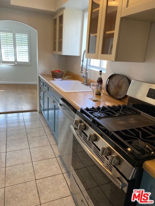 13030 Valleyheart Drive, 120 photo 8
