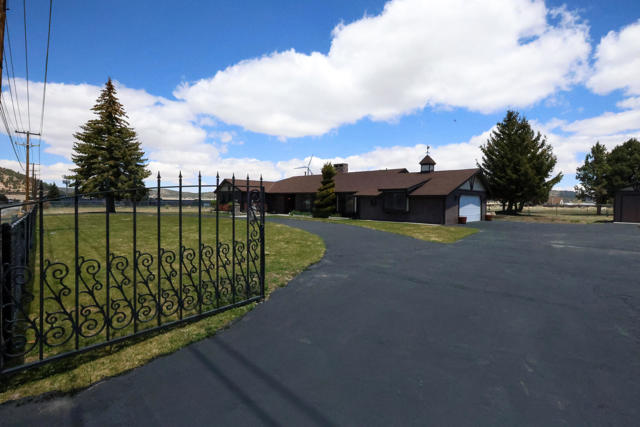 108 Palomino Drive, Big Bear CA: https://media.crmls.org/mediaz/b5c19429-8e6a-4a3e-b45d-5f3874fa7076.jpg