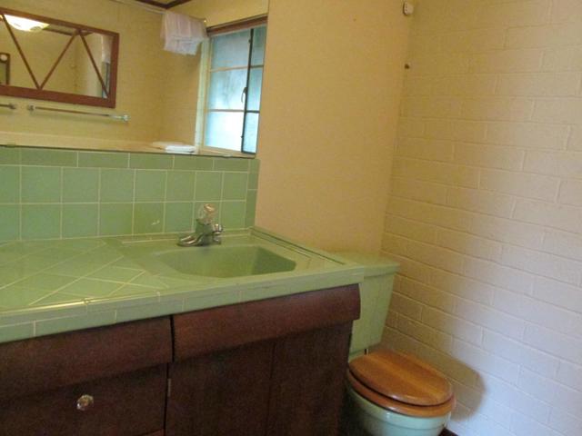 861 Enterprise Road, Hollister CA: https://media.crmls.org/mediaz/b5c1c95d-50ef-4364-b541-4a79a7f67384.jpg