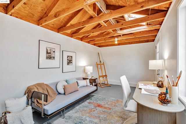906 Carmel Ave, Albany CA: https://media.crmls.org/mediaz/b5c33027-a43d-4a9c-b324-66479e62e306.jpg