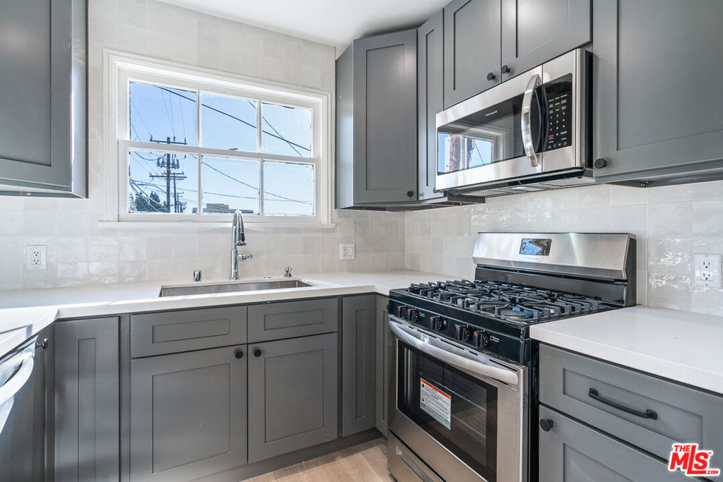 9216 Alden Drive #10