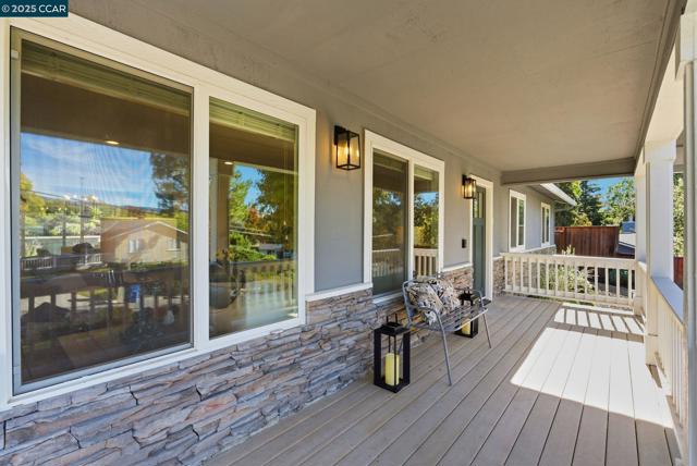 198 Pulido Rd, Danville CA: https://media.crmls.org/mediaz/b5c36f03-a569-4c9a-a3e1-fba7dc64a928.jpg