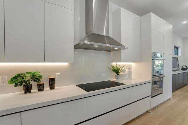 546 9th Avenue, Menlo Park CA: https://media.crmls.org/mediaz/b5c3701a-95e0-4aad-8b95-ad5fd27a1dc4.jpg