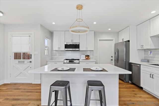 3961 Mount Aladin Ave, San Diego CA: https://media.crmls.org/mediaz/b5c4084d-3099-43e6-b7ba-8c521fcd9009.jpg