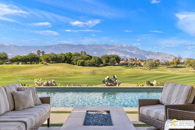 182 Loch Lomond Road, Rancho Mirage