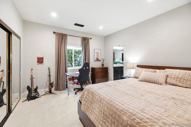 15484 Markar Rd, Poway CA: https://media.crmls.org/mediaz/b5c4e107-6c55-4975-b2b9-afeb3ef2604d.jpg
