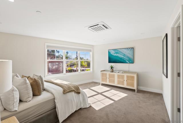 249 Playa Del Norte, La Jolla CA: https://media.crmls.org/mediaz/b5c53ef2-9869-4ac1-a379-80b05ff9e23f.jpg