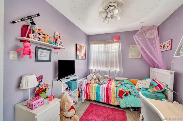 12004 06 Winter Gardens Dr, Lakeside CA: https://media.crmls.org/mediaz/b5c626ac-7698-44c0-9403-faff2333e31d.jpg