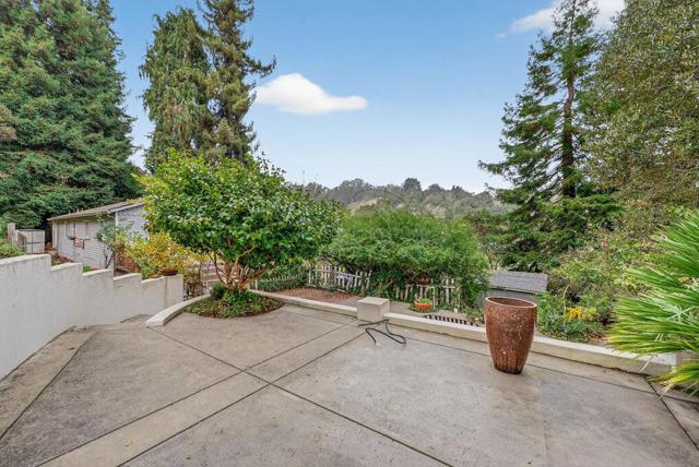 885 Larkin Valley Road, Watsonville CA: https://media.crmls.org/mediaz/b5c63346-6aae-4fc5-9996-248dc8d34608.jpg