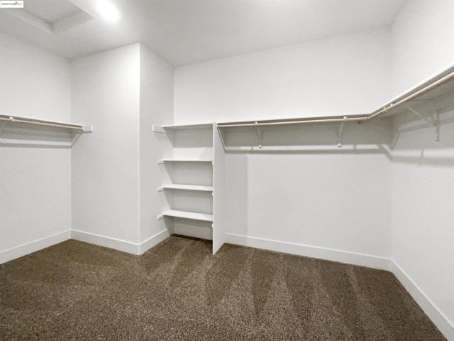 2066 Espana Ln, Rio Vista CA: https://media.crmls.org/mediaz/b5c65479-8996-4000-86a4-7823e0a6f03b.jpg
