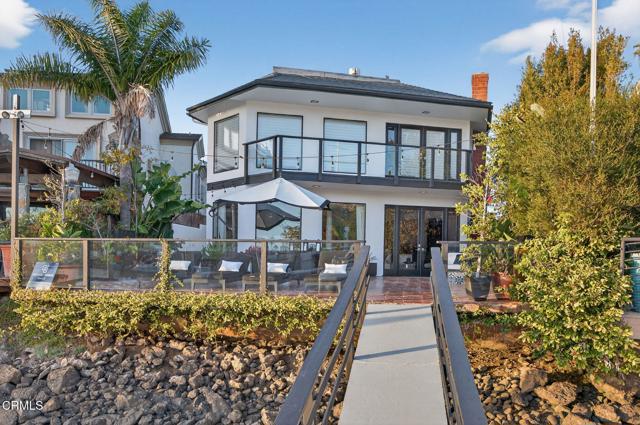 952 Peninsula Street, Ventura CA: https://media.crmls.org/mediaz/b5c71827-85a4-4d79-90d2-f1166655fd98.jpg