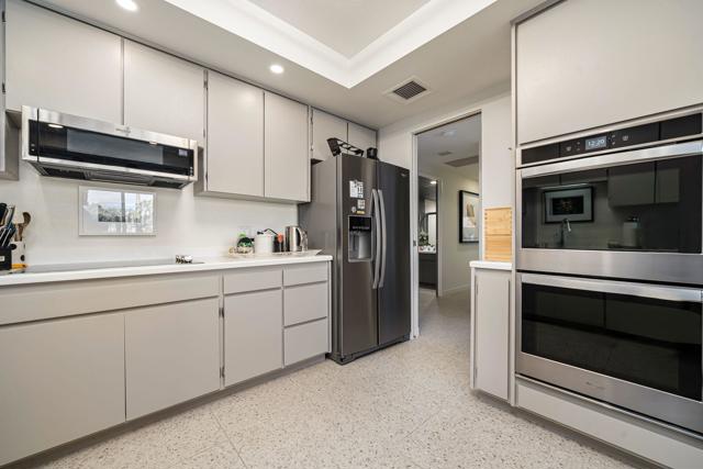 899 Island Drive #304, Rancho Mirage, CA 92270