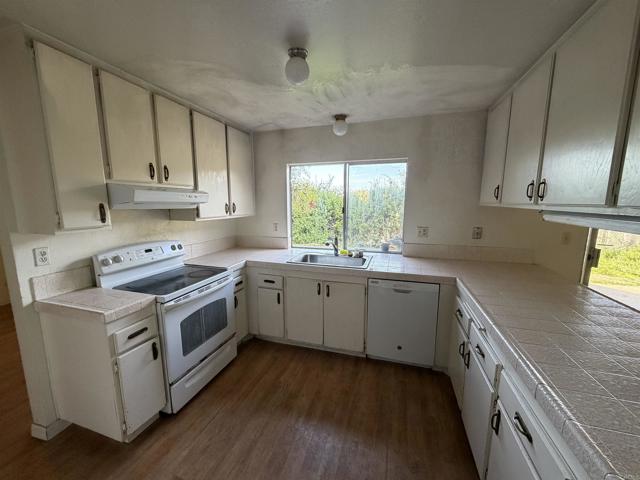 Detail Gallery Image 4 of 18 For 1957 Duke St, Chula Vista,  CA 91913 - 6 Beds | 3 Baths