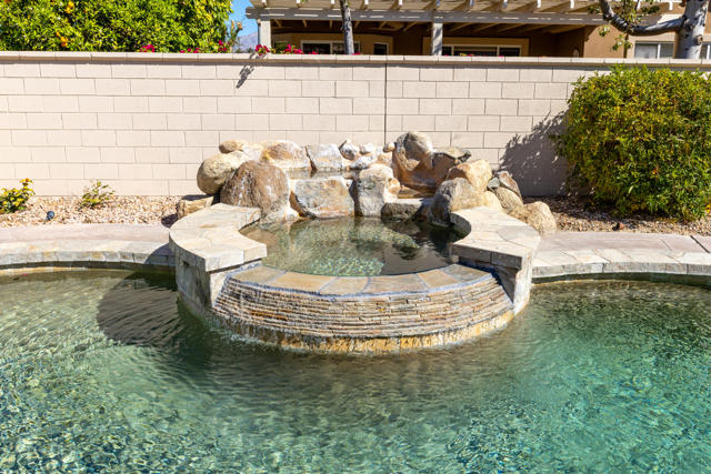 78210 Gray Hawk Drive, Palm Desert CA: https://media.crmls.org/mediaz/b5c88b7e-4951-4d82-a4cd-bd1ac5eeeca3.jpg
