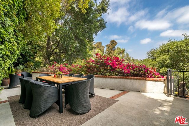 Drew Fenton | 172 S Woodburn Drive Los Angeles CA | MLS: 7292069