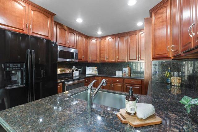 239 Kerry, Fremont CA: https://media.crmls.org/mediaz/b5c94668-5980-4bb0-a821-e1dfc94141c0.jpg