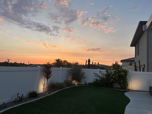 1643 Raecorte Place, Escondido CA: https://media.crmls.org/mediaz/b5c9913f-ab95-4e67-aeb2-c30999160d12.jpg