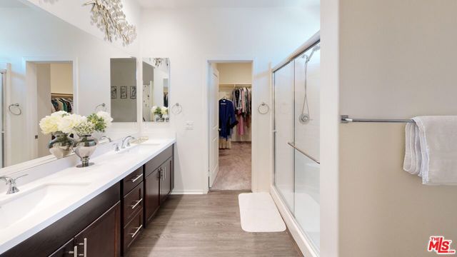 18215 Astro Court, Santa Clarita CA: https://media.crmls.org/mediaz/b5c99313-a673-4cd8-82d2-14f998120704.jpg