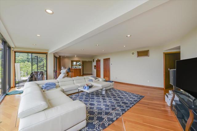 Image 14 of 81 For 15345 Bohlman Road