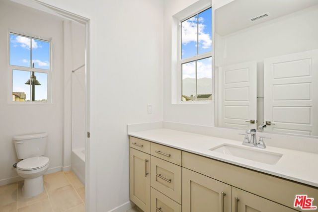 13889 Bell Way, Fontana CA: https://media.crmls.org/mediaz/b5ca26bf-c92c-4b30-b493-5596cd6ff5d5.jpg