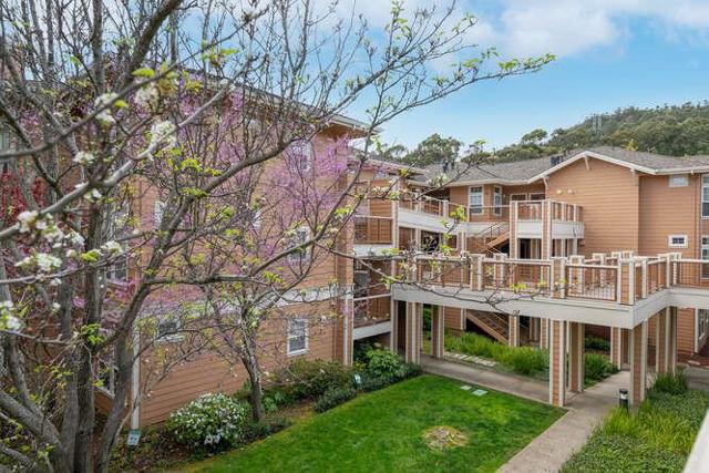 733 Swallowtail Court, Brisbane CA: https://media.crmls.org/mediaz/b5caad92-eec2-4c08-a965-2ea56d695c7a.jpg