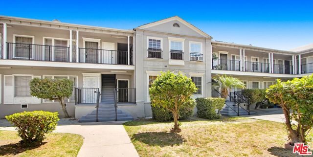 372 Columbia Avenue, Los Angeles CA: https://media.crmls.org/mediaz/b5cadd23-a089-45cf-9fbe-70468fbe0329.jpg