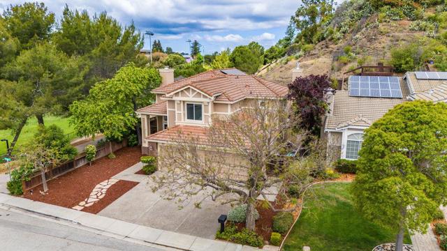 100 Dundee Lane, San Carlos CA: https://media.crmls.org/mediaz/b5cb7890-302b-43b4-81f0-42e7e9fed47a.jpg