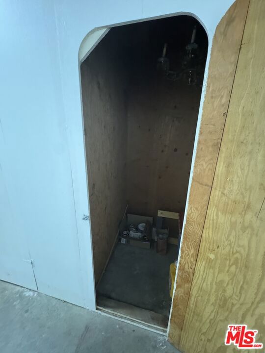 8701 Delgany Avenue, Playa del Rey CA: https://media.crmls.org/mediaz/b5cc2449-eadd-49fd-a6fa-08ff24da1738.jpg