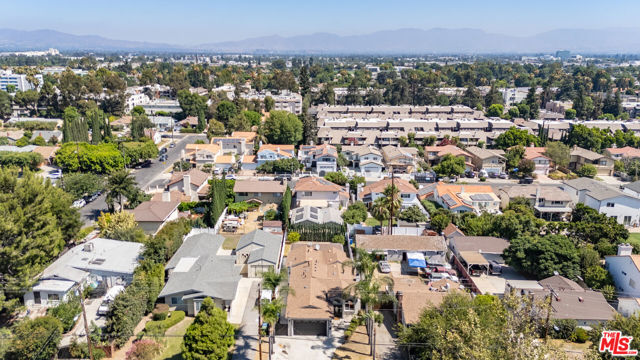 15065 Vose Street, Van Nuys CA: https://media.crmls.org/mediaz/b5cc4ea5-6f15-450d-bb89-d6fe5c292d67.jpg
