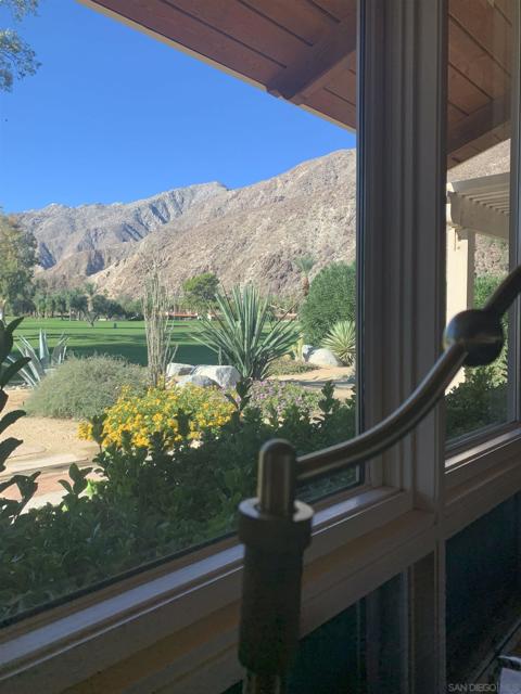 181 Montezuma Dr, Borrego Springs CA: https://media.crmls.org/mediaz/b5ccf1d4-99c4-4651-bf63-a2059797ee47.jpg