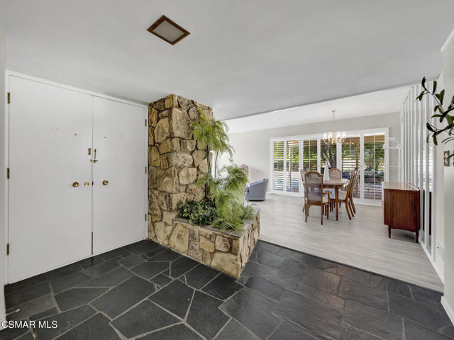 5448 Bothwell Road, Tarzana CA: https://media.crmls.org/mediaz/b5cea53a-1cf2-46d8-b75f-f68ca7ccc866.jpg