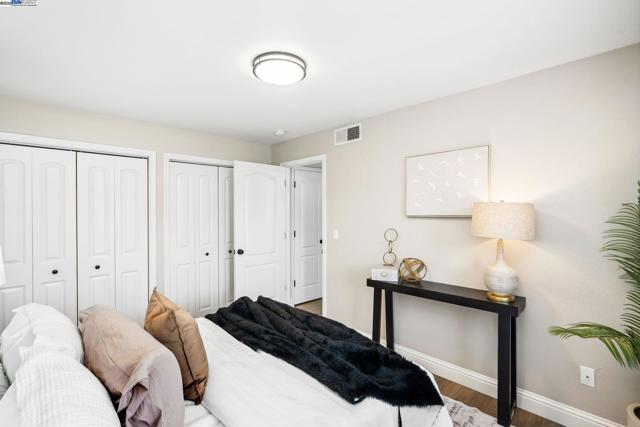 265 Reflections Dr, San Ramon CA: https://media.crmls.org/mediaz/b5ceadc6-ec15-4bd5-9d6c-636a004541d9.jpg