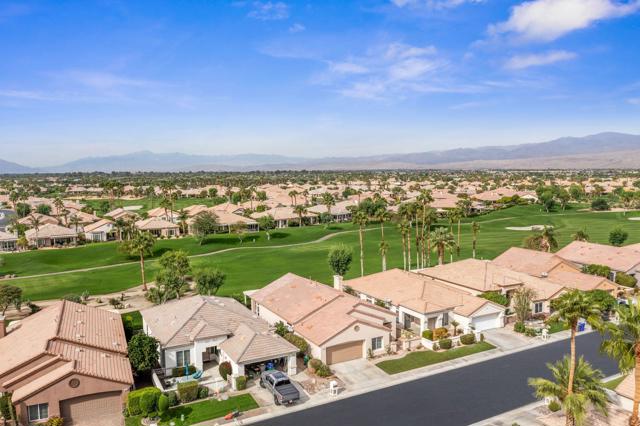 44397 Royal Lytham Drive, Indio CA: https://media.crmls.org/mediaz/b5cf653a-3595-4b6f-8459-e18154785fcd.jpg