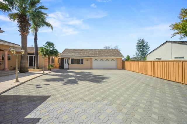 1181 Virginia Avenue, Campbell CA: https://media.crmls.org/mediaz/b5cf703c-2ec5-4f2b-bd9f-48df1ff54ada.jpg