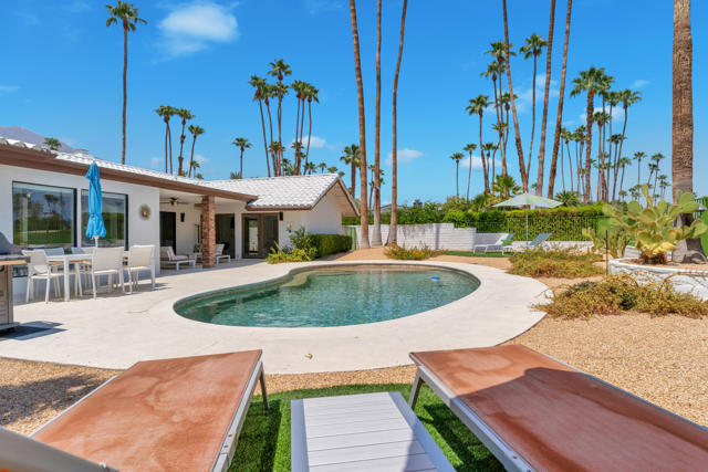 2598 S Camino Real, Palm Springs CA: https://media.crmls.org/mediaz/b5cf86ca-6f55-4ce5-913a-e54871ee6074.jpg