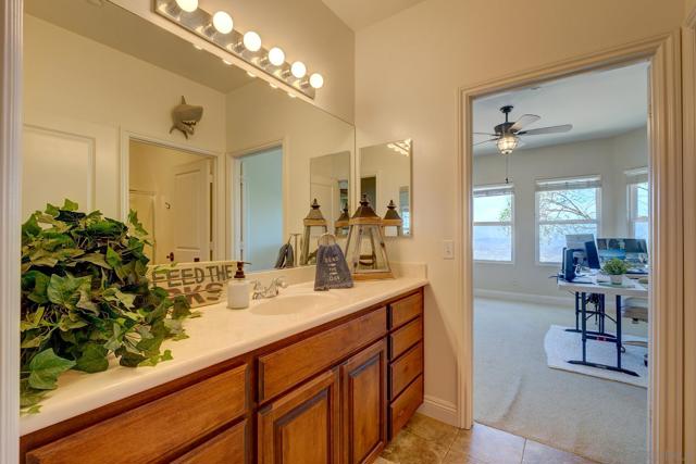 16677 Falcon Heights Rd, Ramona CA: https://media.crmls.org/mediaz/b5d0b873-c149-4dde-a2a7-99f1516cdf3f.jpg