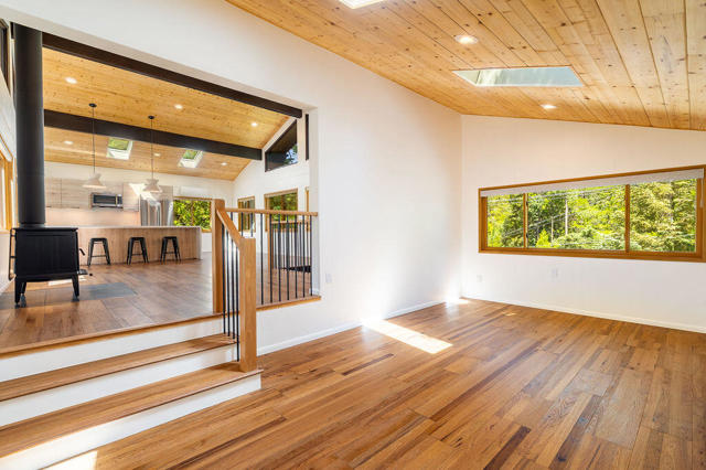 24718 Fern Valley Road, Idyllwild CA: https://media.crmls.org/mediaz/b5d0d34f-d66c-4790-ae97-e0f7784b9517.jpg