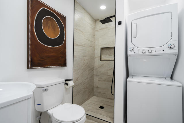 427 Calle Madrigal, Cathedral City CA: https://media.crmls.org/mediaz/b5d0e9ea-b7f3-4d58-aa62-5803a8a3f55c.jpg