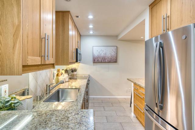 320 Palo Alto Avenue, Palo Alto CA: https://media.crmls.org/mediaz/b5d0fbb5-32f3-4138-92b3-f4b906c3262c.jpg
