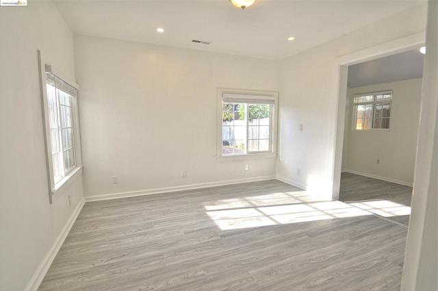 Image 10 of 27 For 3521 Midvale Ave