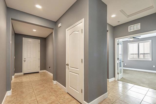 1798 Rosemary Drive, Gilroy CA: https://media.crmls.org/mediaz/b5d1189e-d87e-4cbe-a461-5a0933d6e5eb.jpg