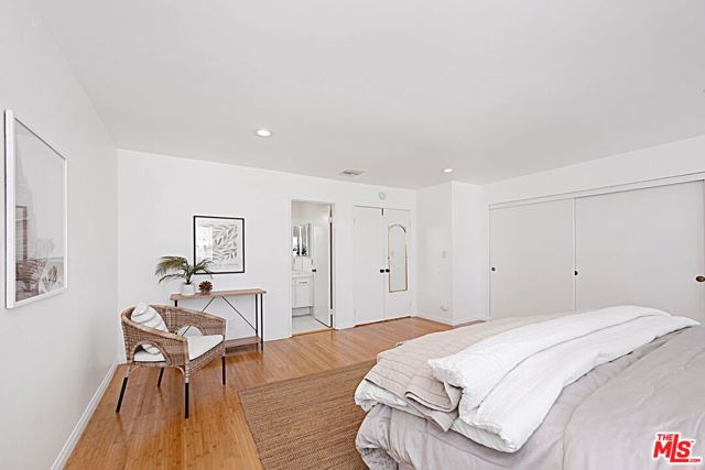 4365 Mclaughlin Avenue, Los Angeles CA: https://media.crmls.org/mediaz/b5d13cf4-c0b9-451b-ac7f-04d3d63b61eb.jpg