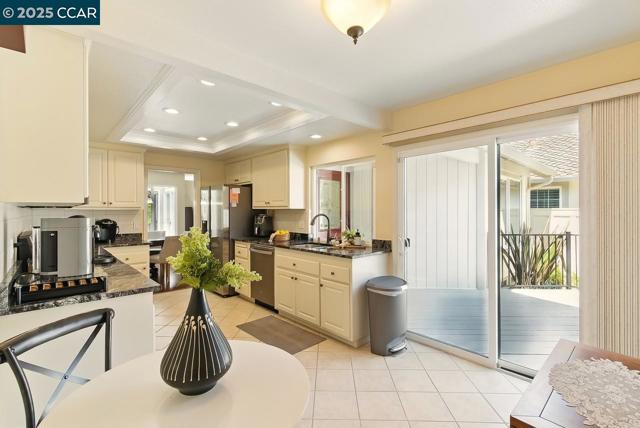 624 Doral Dr, Danville CA: https://media.crmls.org/mediaz/b5d20125-558e-4989-b9cd-9494a8bf33c3.jpg