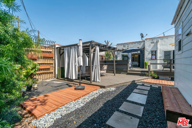 4183 6th Avenue, Los Angeles CA: https://media.crmls.org/mediaz/b5d27567-48c8-4bdc-adda-fde4219b93f8.jpg