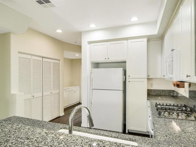8732 Esplanade Park Lane, San Diego CA: https://media.crmls.org/mediaz/b5d2d6dc-3aaa-4a98-ad01-a4baeb5d947a.jpg