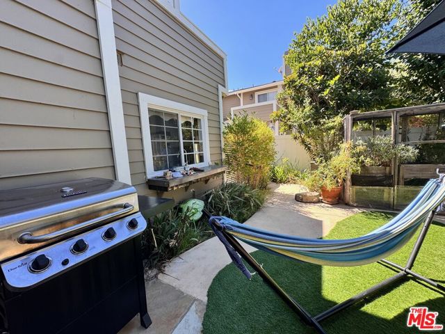 31007 Minute Man Way, Westlake Village CA: https://media.crmls.org/mediaz/b5d2da52-8c02-4f73-b993-cc3054323c40.jpg