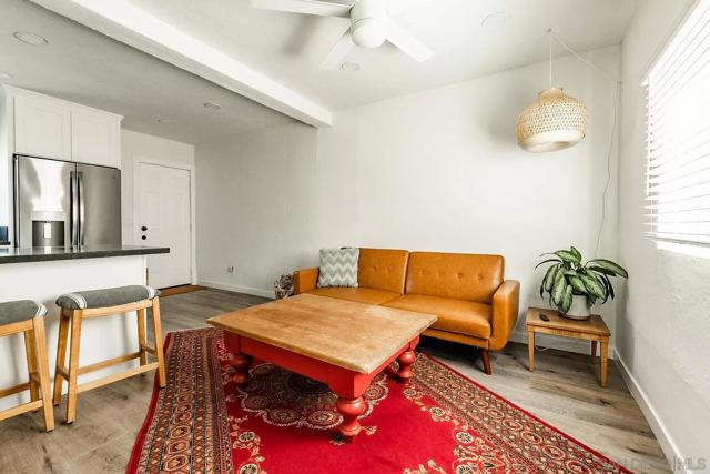 2948 50 Franklin Ave, San Diego CA: https://media.crmls.org/mediaz/b5d30c5e-94d2-4742-9f0f-d14d32e92c19.jpg