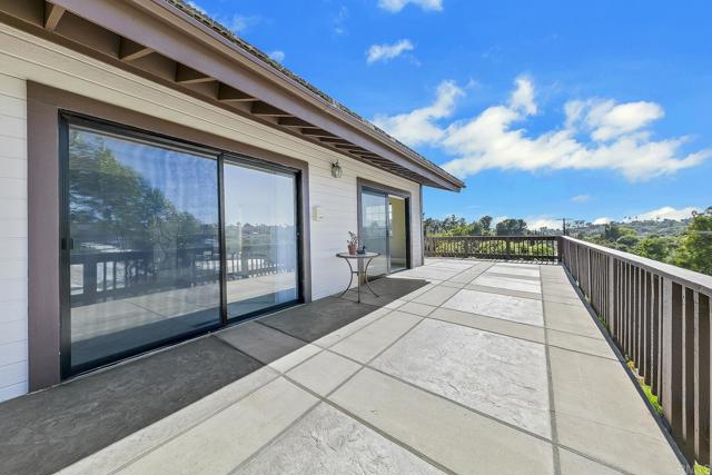 Detail Gallery Image 5 of 61 For 1515 Monte Vista Dr, Vista,  CA 92084 - 4 Beds | 2/1 Baths