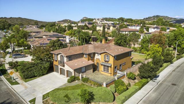 5545 Nanday Ct, Oceanside CA: https://media.crmls.org/mediaz/b5d42f86-e22e-4e75-b027-ac083923ee9a.jpg