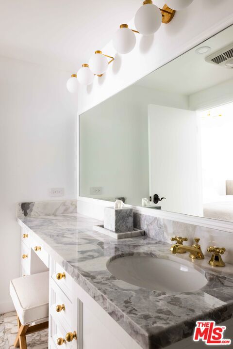 9809 Beeson Drive, Beverly Hills CA: https://media.crmls.org/mediaz/b5d64274-ca4c-4d21-883b-64189ea0bbb4.jpg